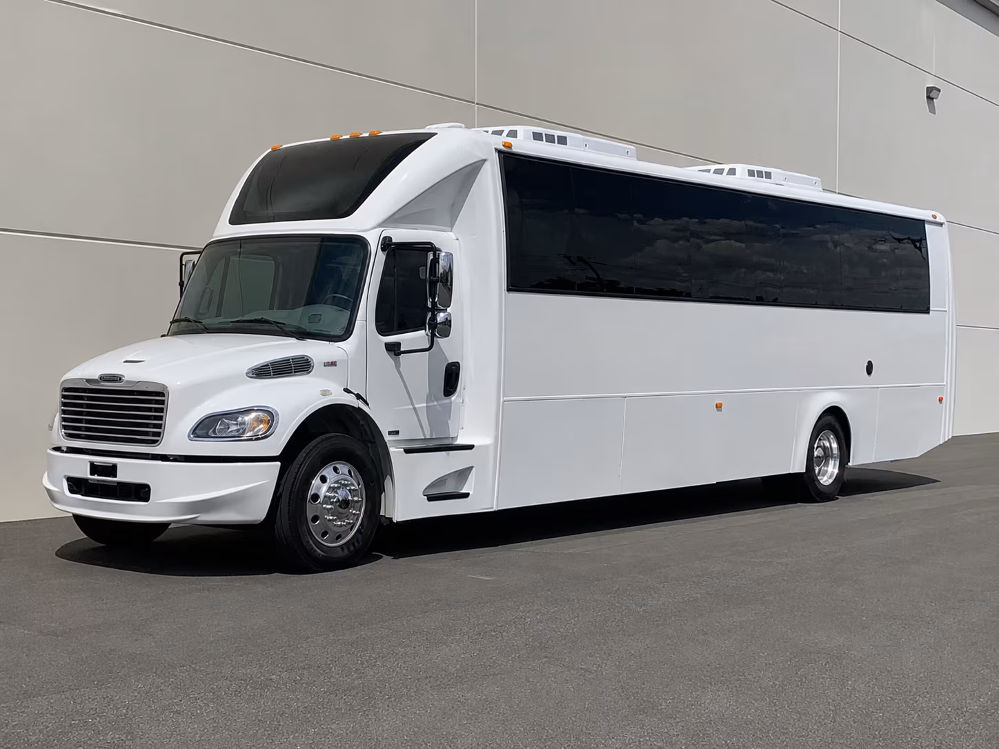 Macon Winery Tour & Pub Crawl Transportation party bus exterior