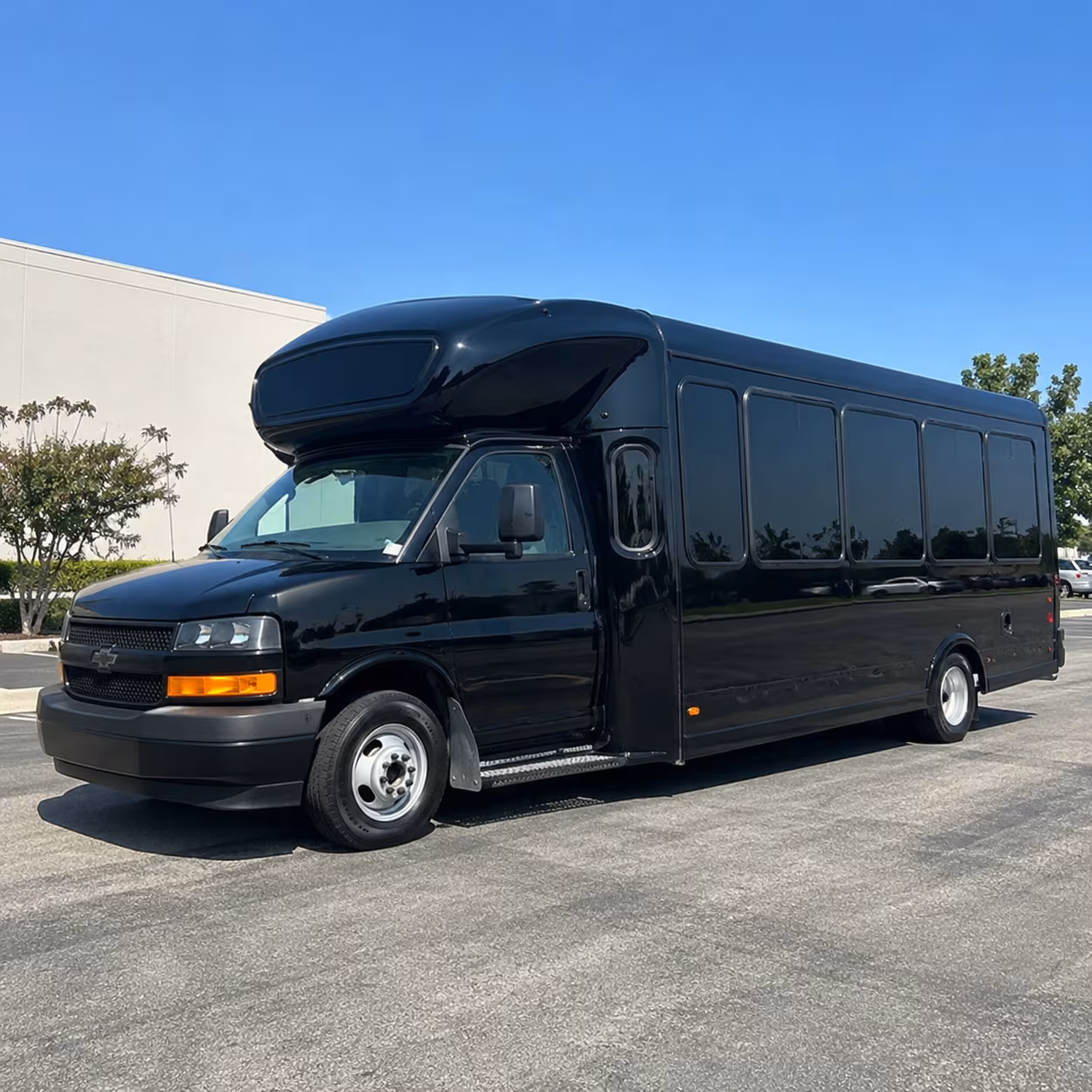 Macon Winery Tour & Pub Crawl Transportation party bus exterior
